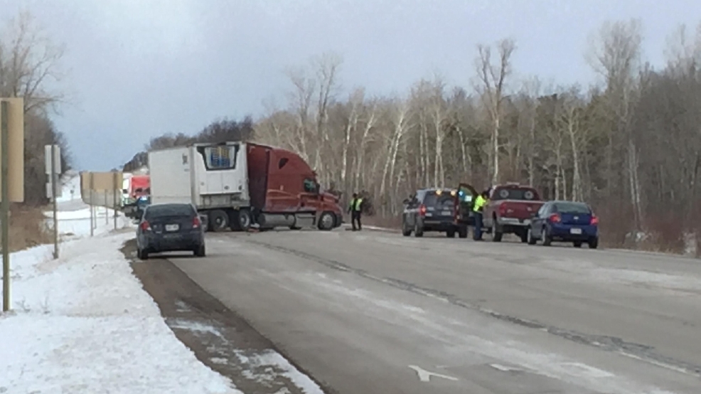 Crews called to crash in Shawano County WLUK
