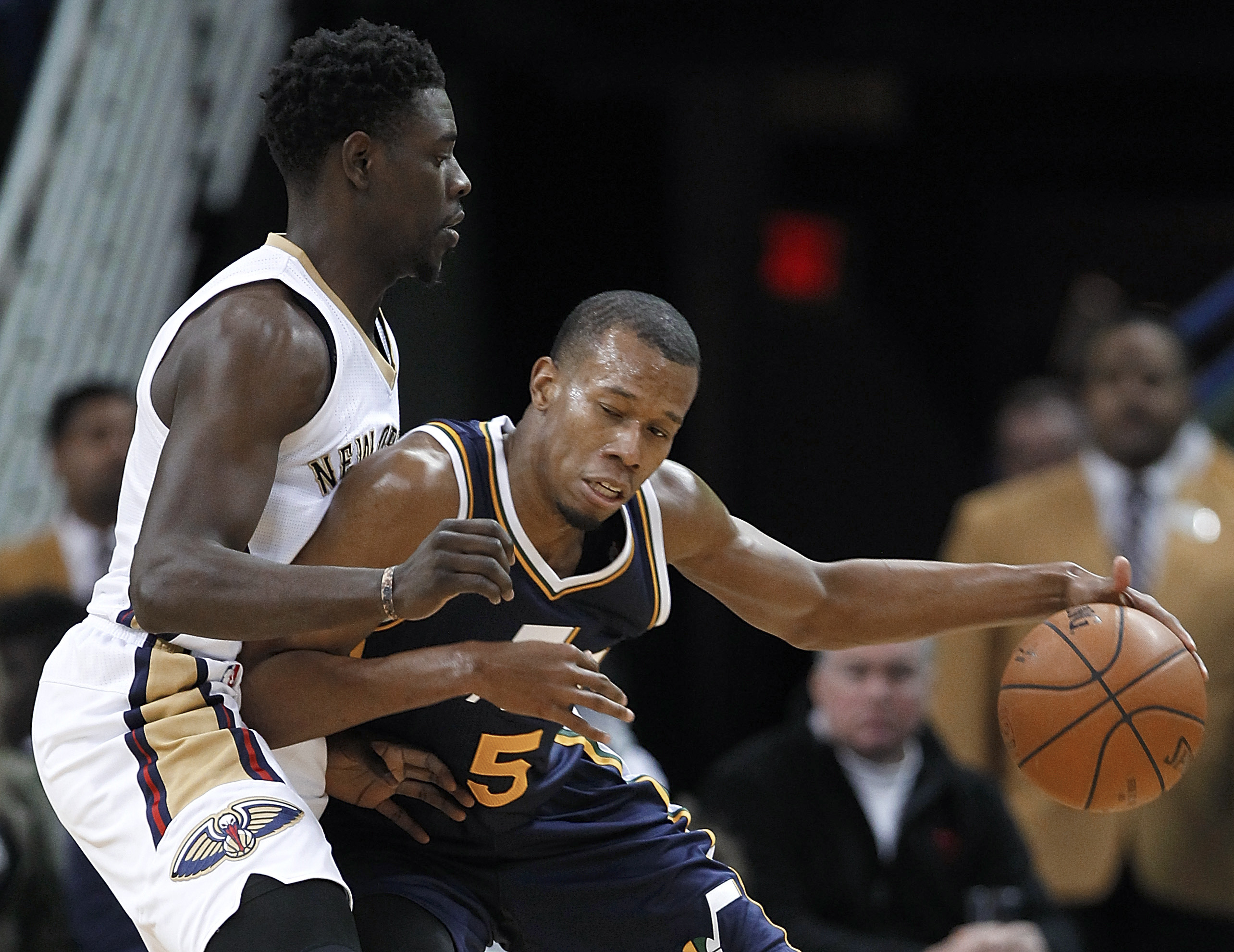 038831d4-b3fe-478e-9c00-66485b396201-JazzPelicansBasketb2_Curt.jpg
