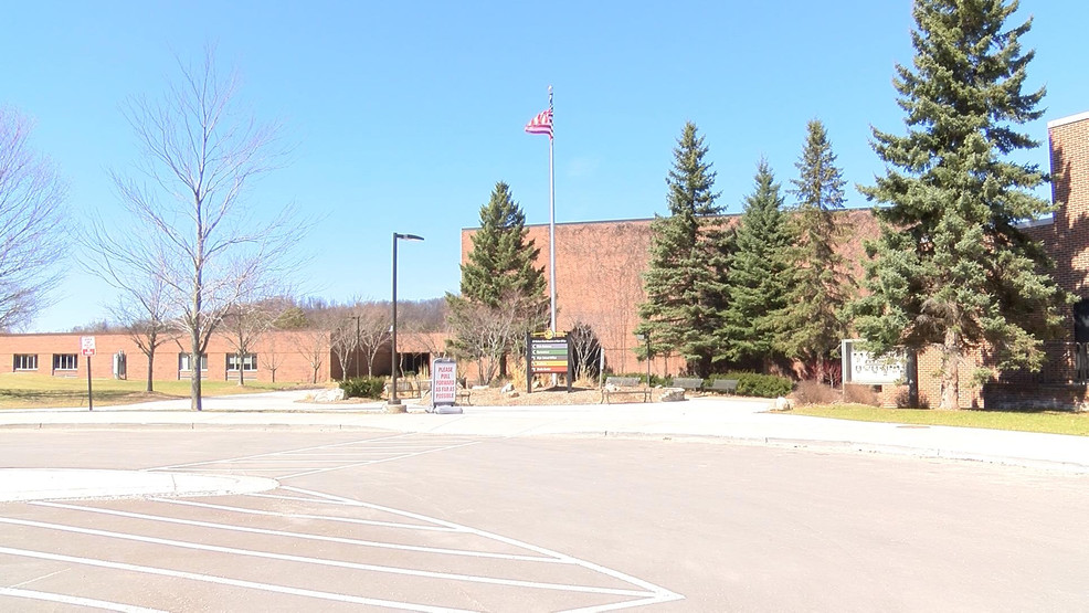Local school district considers changing class structure WPBN