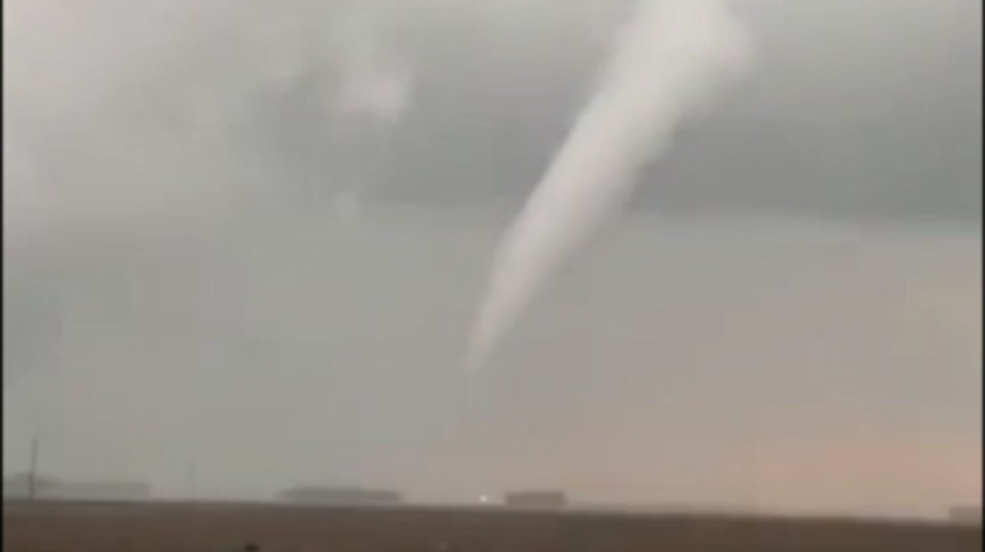 Inside the Storm Tornado caught on camera in Essex, Missouri KTUL
