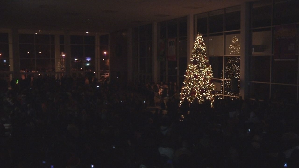 City Sidewalks celebration, Christmas Lights Parade tonight KTXS