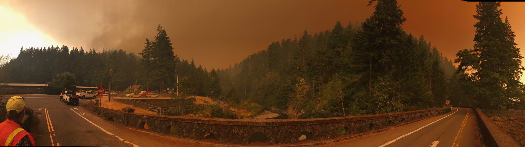 Evacuations expand, I84 closed between Hood River & Troutdale as