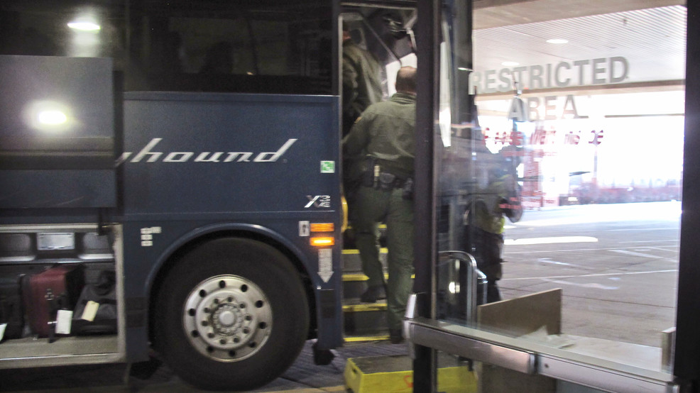 Greyhound-Warrantless-Searches AP21270647548427.jpg