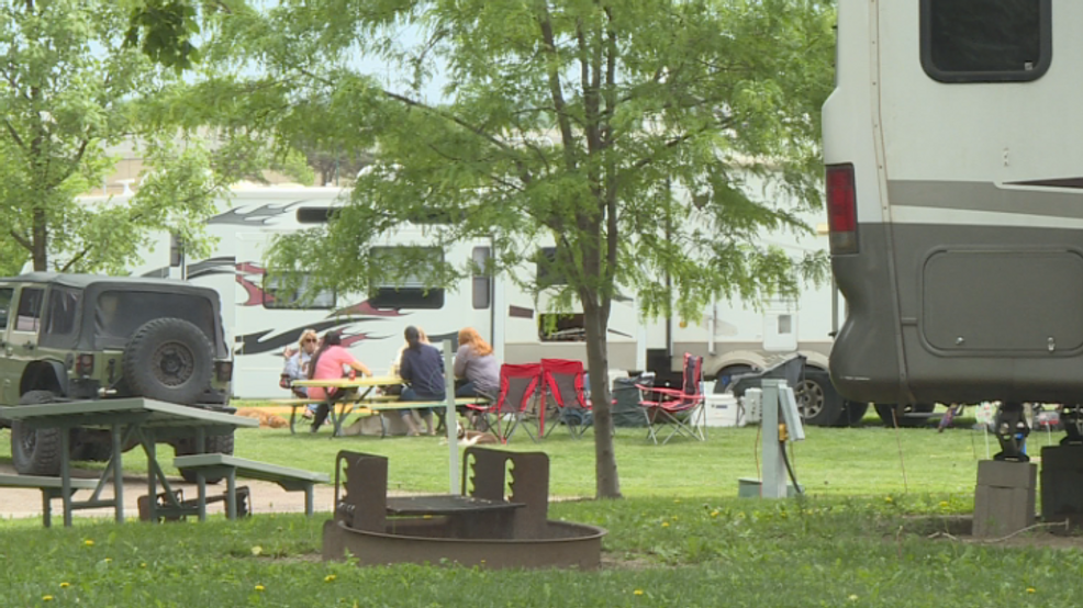 Campers keeping to themselves on campgrounds across state lines KMEG