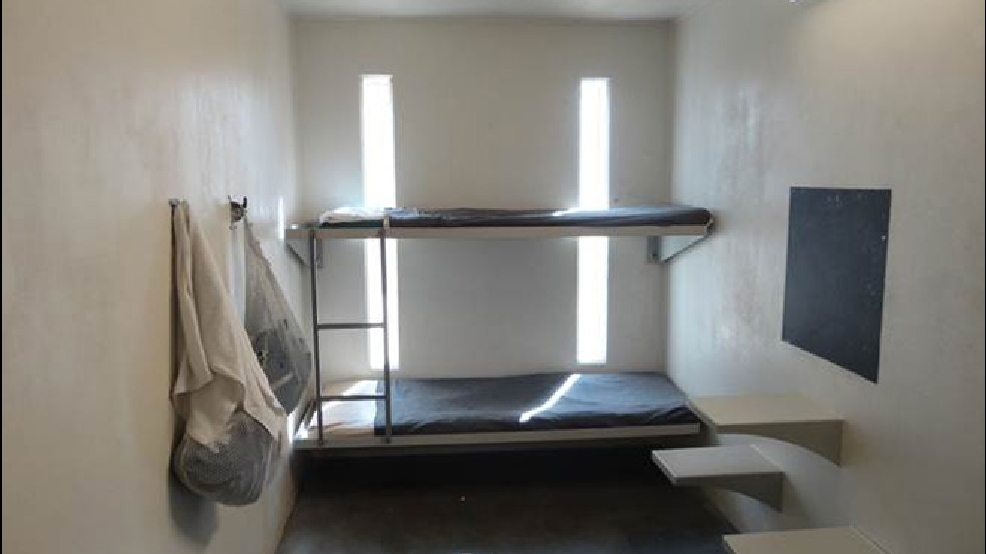 130829-cal-city-private-prison.jpg