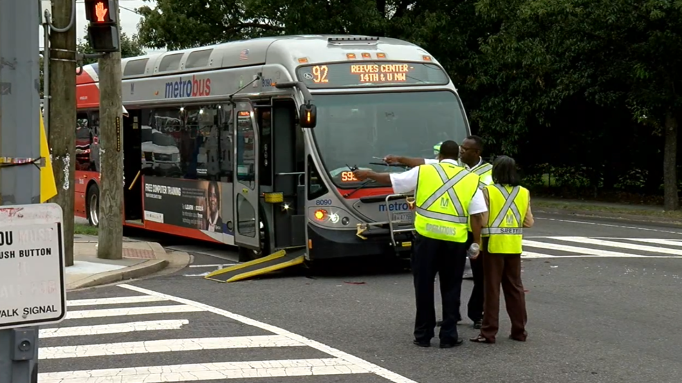 10 injured in bus accident in Southeast DC, fire officials say WJLA