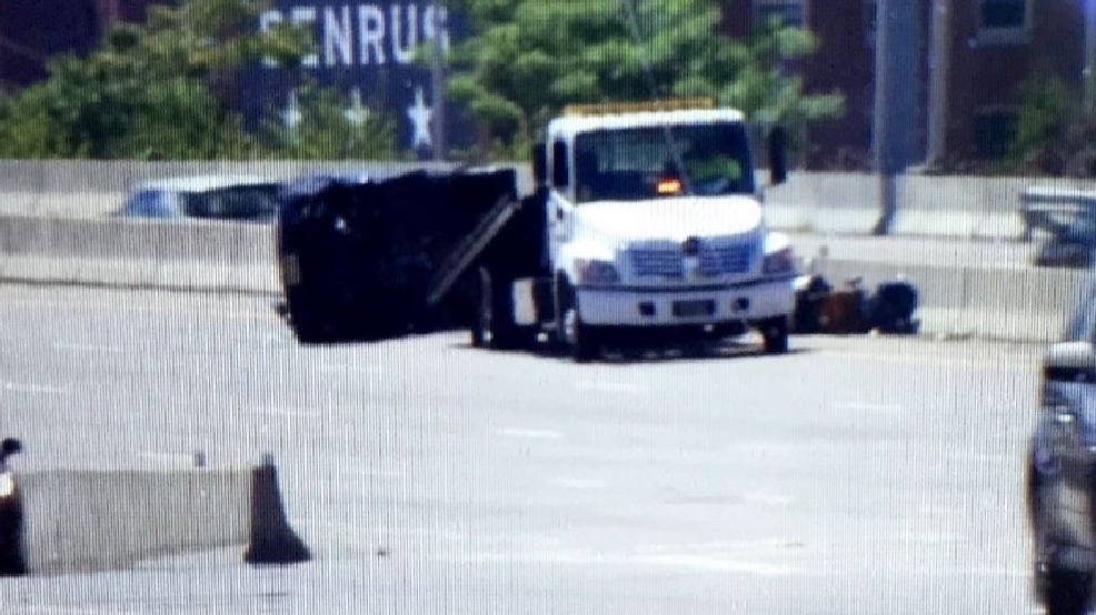 Rollover accident shuts down 195 east in Providence WJAR